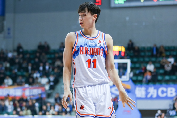 中规中矩！齐麟8中4拿到15分6篮板 有4失误&正负值-10